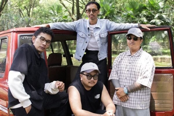 Peni Rilis '30', Album Debut Penuh Gejolak dan Refleksi