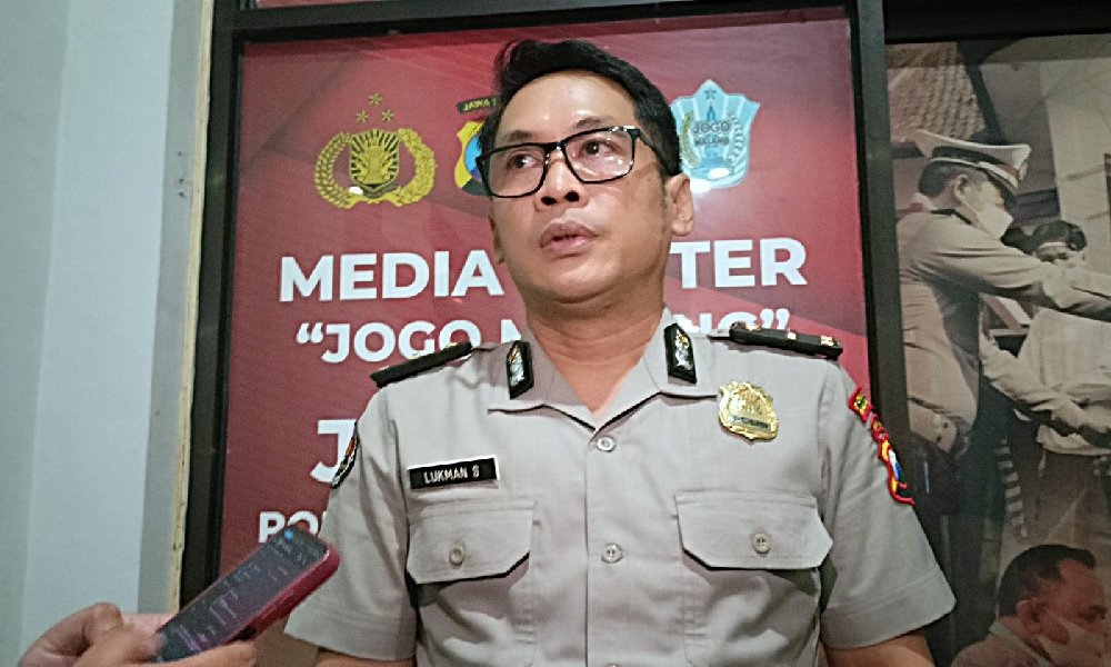 415-Ipda Lukman Sobhikin Polresta Malang Kota Bantah Isu “Pocong Begal” Viral, Masyarakat Diminta Tak Terpancing Hoaks