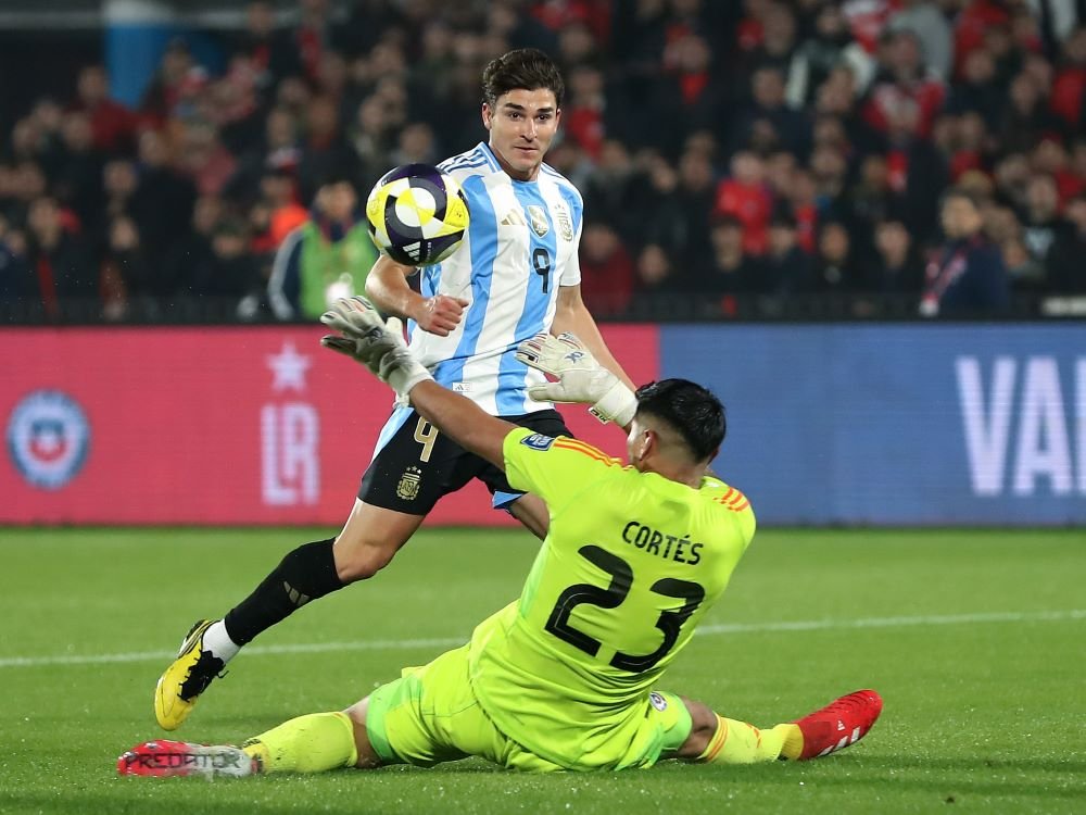 Julian Alvarez Julian Alvarez Sebut Ambisi Argentina Pertahankan Gelar Juara di Piala Dunia FIFA 2026