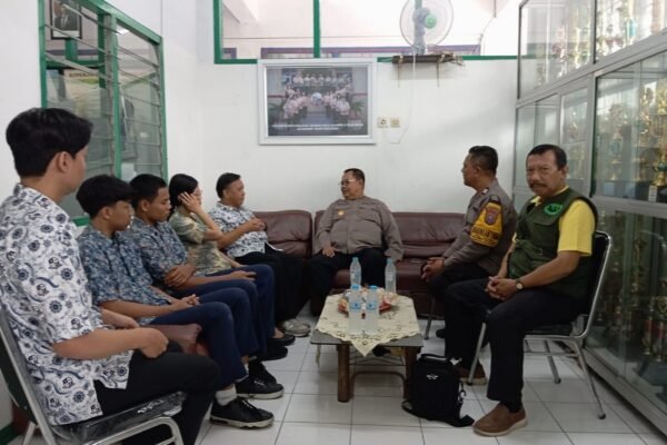 Kapolsek Klojen Silaturahmi ke SMA Kristen Kalam Kudus Malang, Berikan Imbauan Kamtibmas dan Antisipasi Kenakalan Remaja