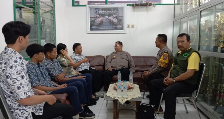 Kapolsek Klojen Silaturahmi ke SMA Kristen Kalam Kudus Malang, Berikan Imbauan Kamtibmas dan Antisipasi Kenakalan Remaja