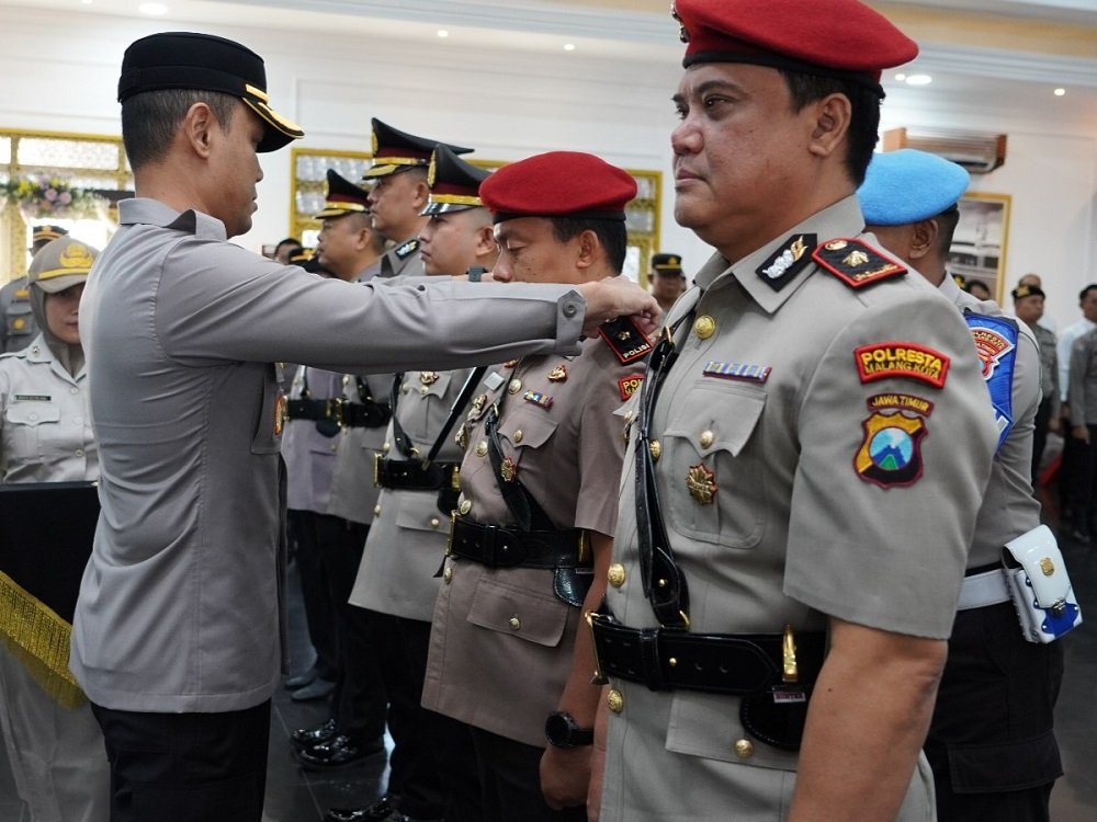 Pamit Kenal Polresta Malang Kota Pimpin Pamit Kenal 3 Pejabat Utama di Polresta Malang Kota, Kombes Pol Putu Tekankan Disiplin dan Pelayanan Humanis