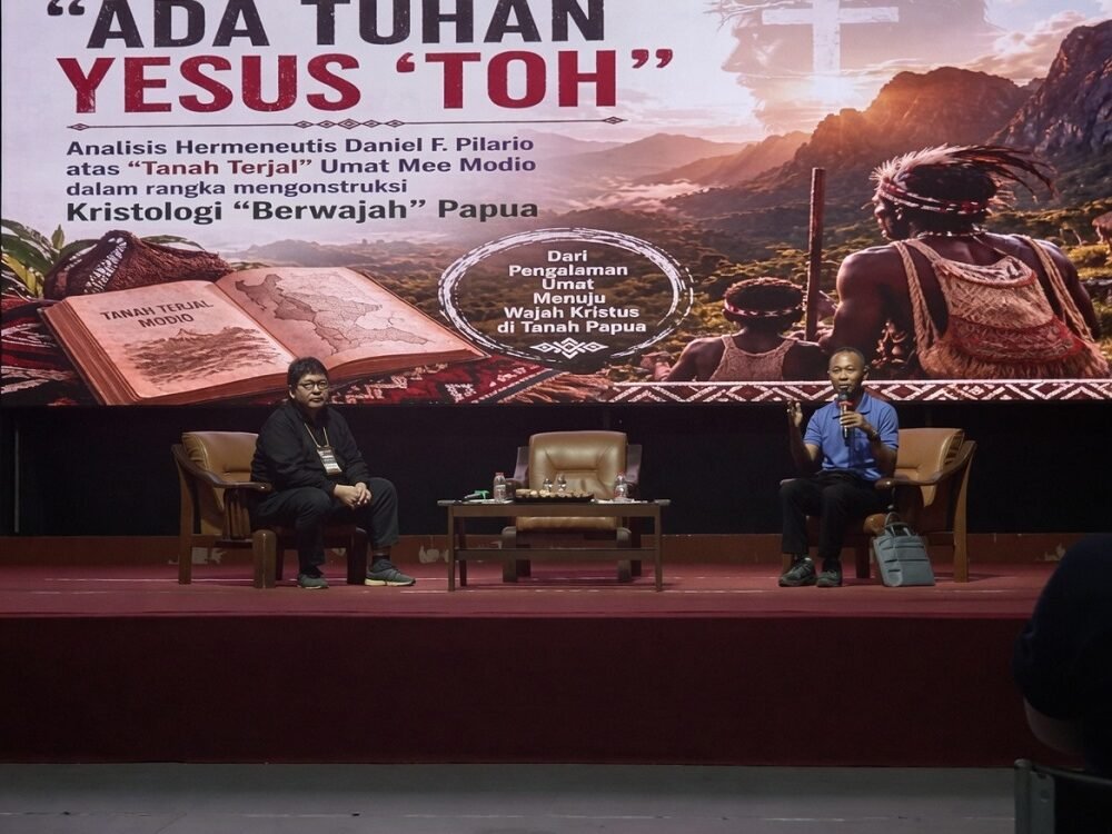 Nobar 'Film Pesta Babi' di Kosayu Malang, Pastor Biru Kira Jelaskan Keimanan dan Kearifan Lokal dalam Perjuangan Masyarakat Papua