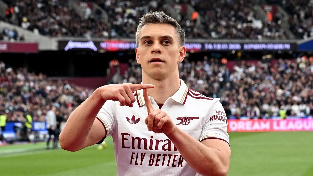 West Ham Gigit Jari, Arsenal Hampir Pasti Jadi Juara Liga Premier