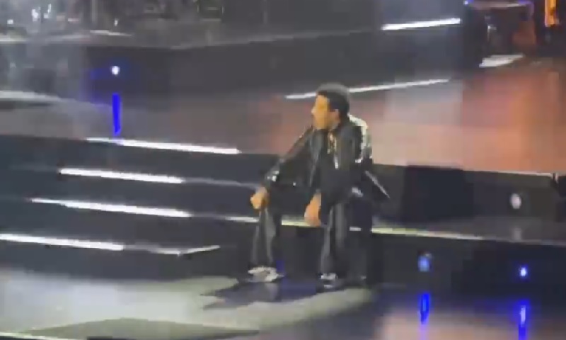 Alasan Kesehatan, Lionel Richie Tak Lanjutkan Perform di Tengah Konser Pembuka Tur di St. Paul