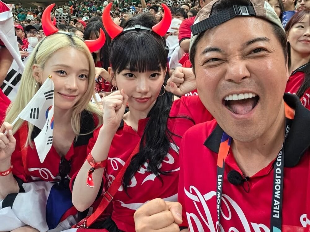 163-Jun Hyun Moo, Winter dan Karina aespa Dukung Timnas Korea Selatan, Jun Hyun Moo Bagikan Momen Bersama Winter dan Karina aespa di Meksiko