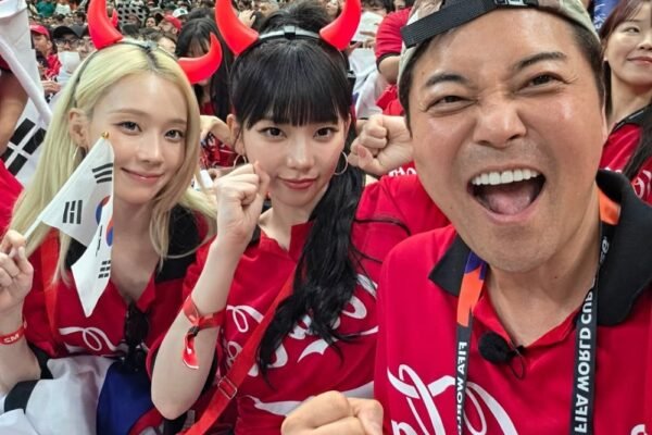 Dukung Timnas Korea Selatan, Jun Hyun Moo Bagikan Momen Bersama Winter dan Karina aespa di Meksiko