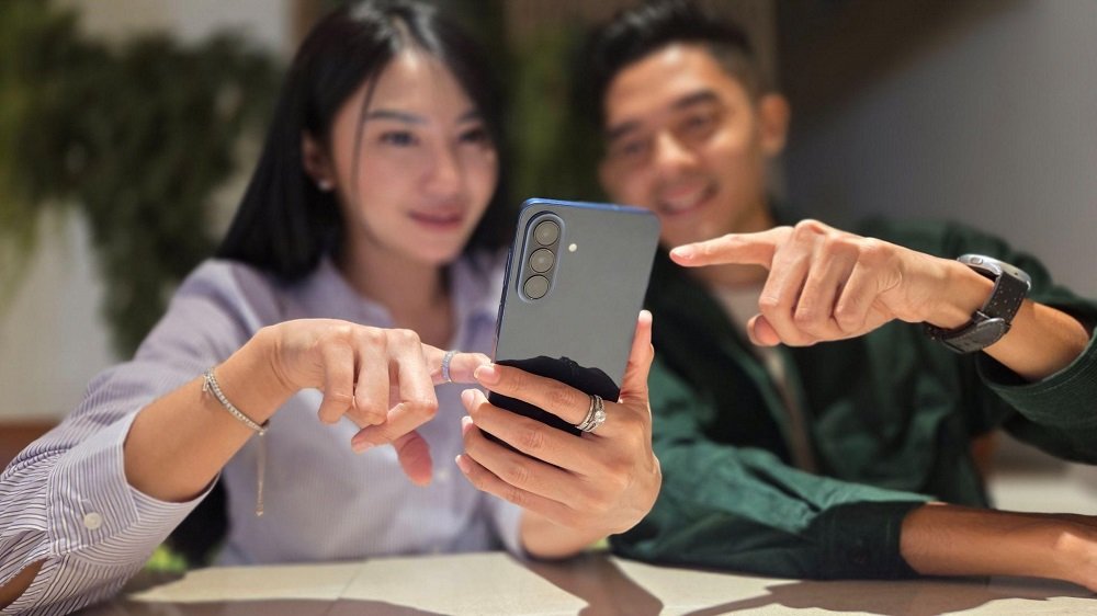179-Tampilan keren Galaxy A57 5G Samsung Galaxy A57 vs Galaxy A55 5G? Berikut Keunggulan yang Paling Terasa