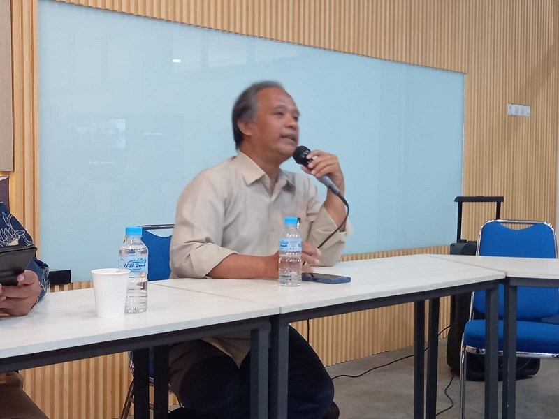 232-Prof Abdurrouf UB Guru Besar Departemen Fisika FSTeM Kembangkan Metode Komputasi Baru untuk Desain Material Masa Depan