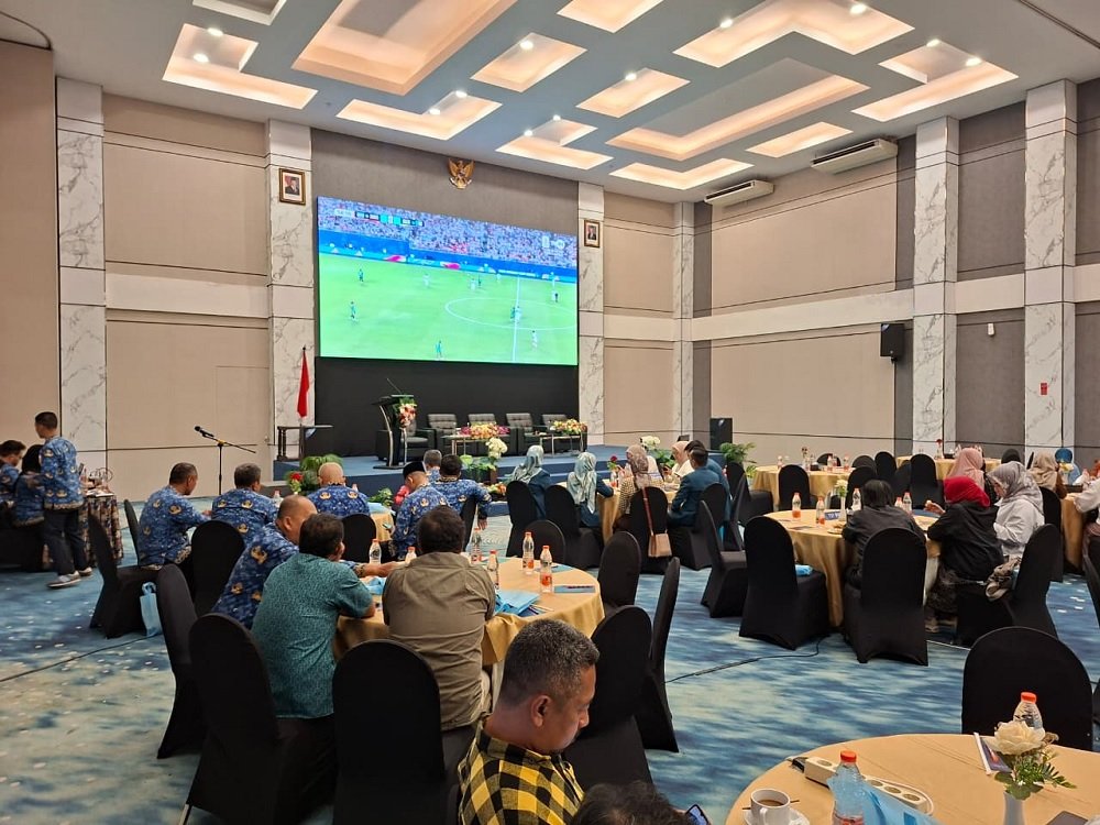 448-Suasana nobar di cafe Wali Kota Malang Dorong Nobar Piala Dunia 2026 sebagai Penggerak Ekonomi UMKM