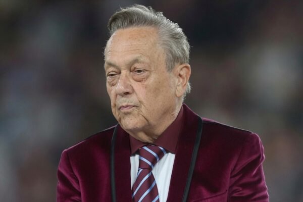 David Sullivan Pilih Mundur dari Kepemilikan West Ham United, Bakal Tuntut Sejumlah Media