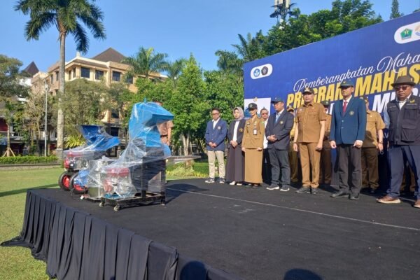 FTAB UB Lepas 856 Mahasiswa dan 57 Alat Teknologi Tepat Guna di Kota Malang di Program 3M