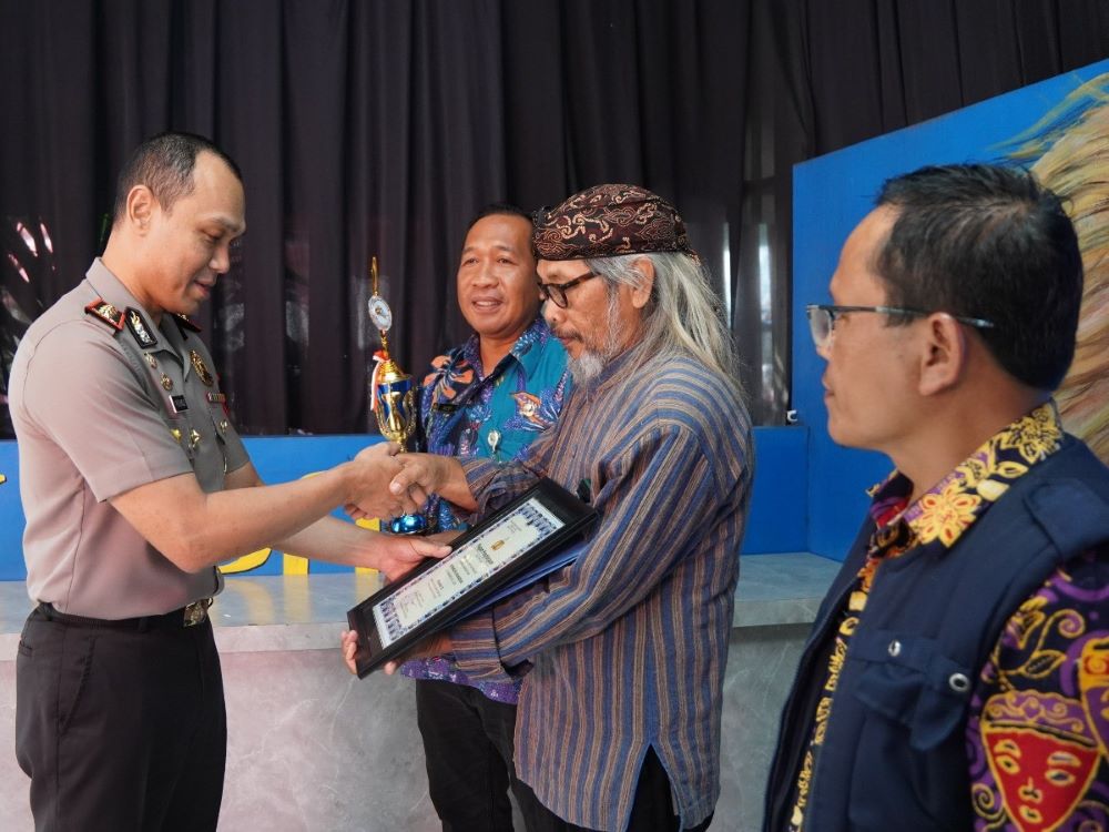 48 Penghargaan dari Kapolresta Malang Kota jadi Apresiasi Sinergi Warga bersama Tiga Pilar Kelurahan Juara Satkamling 2026