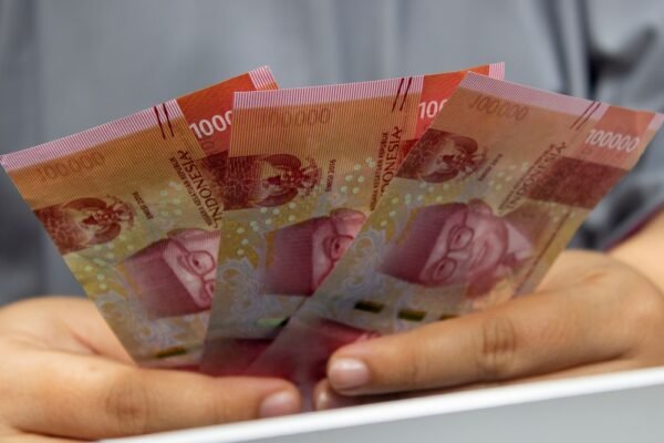 Media Asing Soroti Nilai Tukar Rupiah yang Terjun Bebas Hingga Diatas Rp 18.000