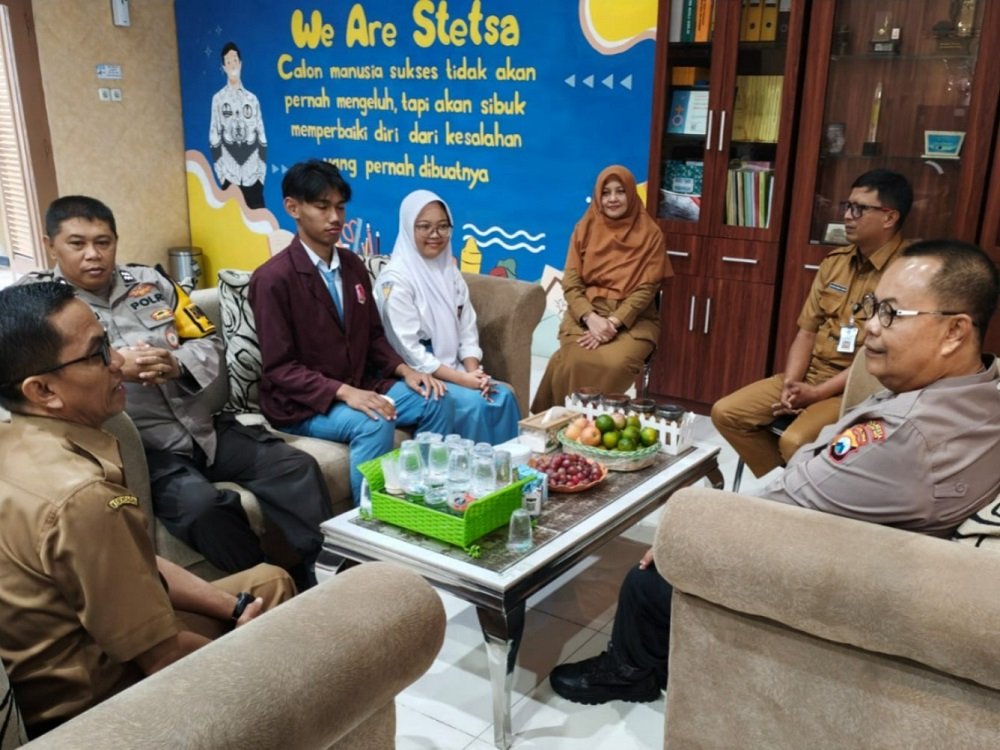Kapolsek Klojen Sambang SMAN 4 Kota Malang, Serap Aspirasi Sekolah dan Perkuat Pembinaan Mental Pelajar