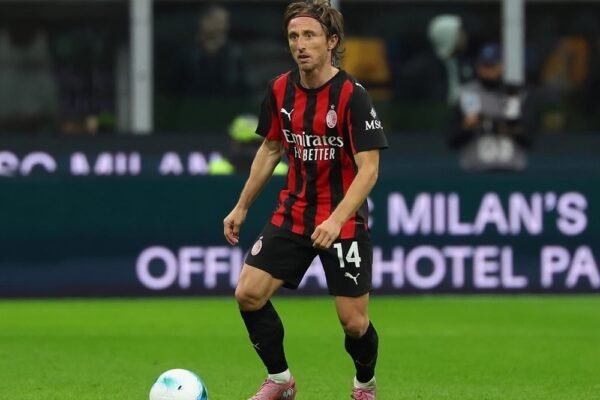 Luka Modrić Bertahan di AC Milan, Kontrak Baru Ditandatangani Pekan Ini