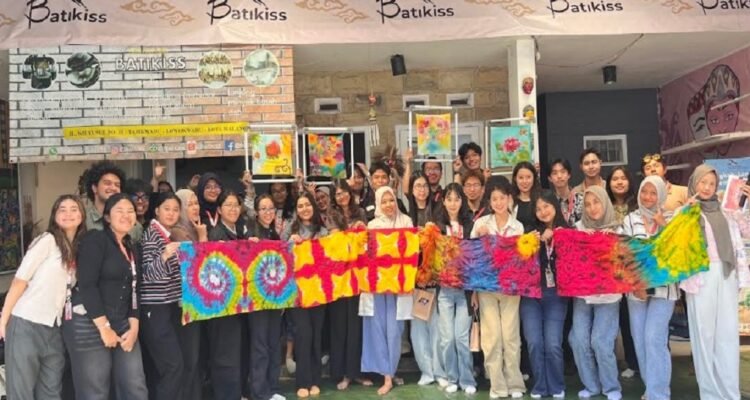 Belajar Membatik di Batikiss, Mahasiswa Internasional AIESEC UB Perkuat Diplomasi Budaya Indonesia