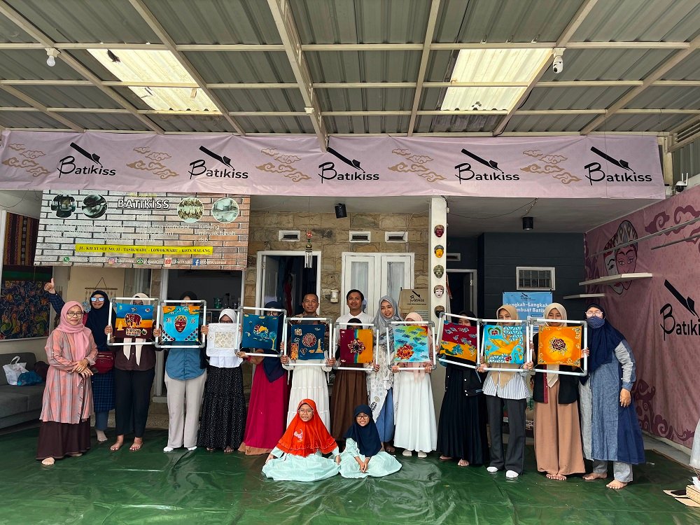 Lestarikan Budaya Indonesia Sejak Dini, Santri MCC Panti Asuhan Muhammadiyah Ikuti Pelatihan Membatik di Batikiss