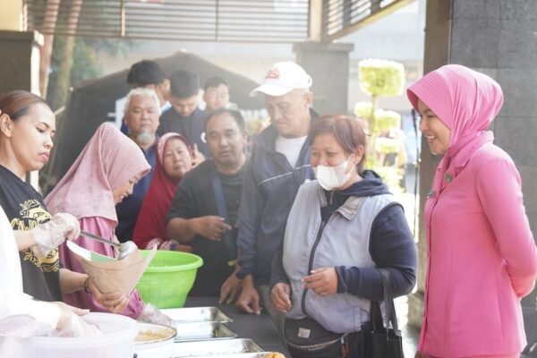 Ketua Bhayangkari Cabang Kota Malang Sapa Lansia hingga Rangkul Komunitas Tionghoa
