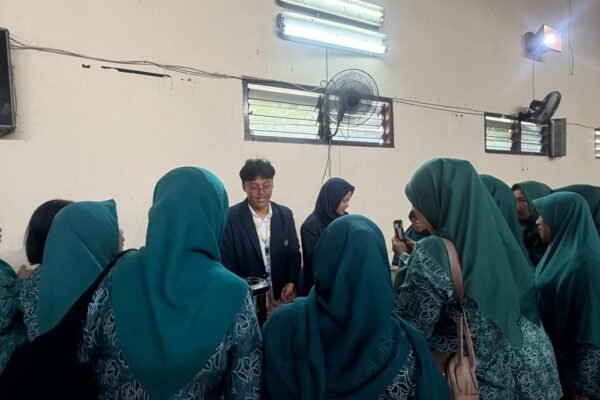 Dosen Departemen Kimia UB Dampingi Warga Pandanwangi Malang Kembangkan Produk Ramah Lingkungan Berbasis Eco Enzim