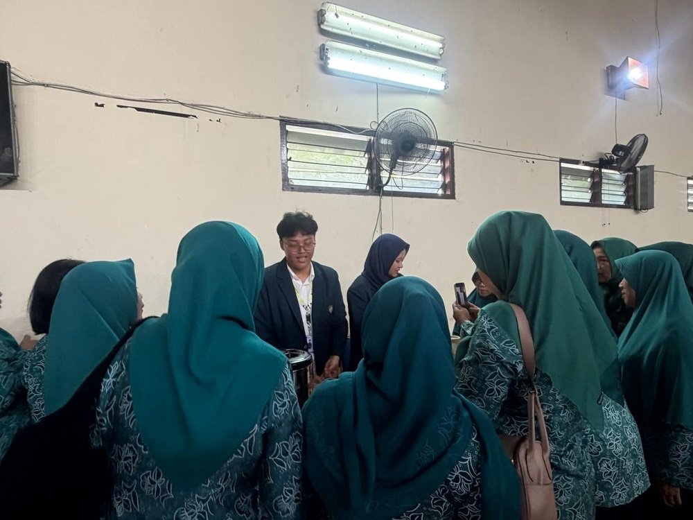 Dosen Departemen Kimia UB Dampingi Warga Pandanwangi Malang Kembangkan Produk Ramah Lingkungan Berbasis Eco Enzim