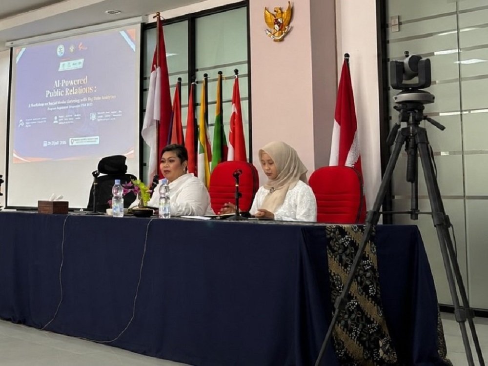 FISIP UB AI Edukasi AI untuk Humas: FISIP UB Tekankan Etika dan Empati
