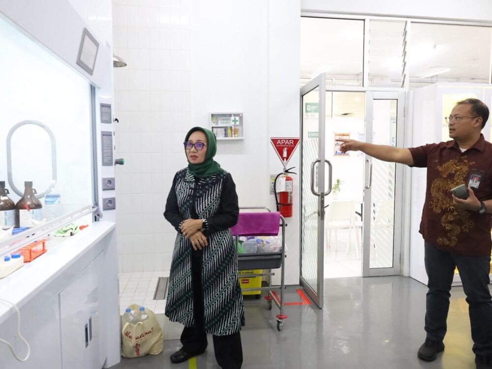 Pertama di UB, FTAB Terapkan Sistem Filtrasi Lemari Asam Berbasis K3 untuk Mendukung SDGs dan Mewujudkan Smart Green Campus