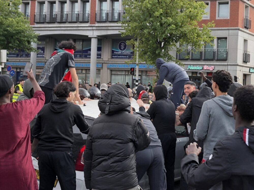 Imigran Asal Maroko Rusuh di Den Haag dan Rotterdam Pasca Timnya Menang Atas Belanda