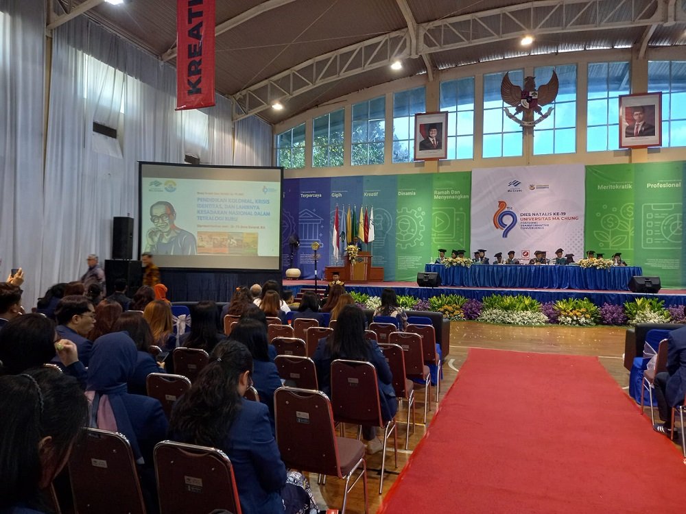 Minke, Kolonialisme, dan Kelahiran Nasionalisme di Orasi Ilmiah Dies Natalis ke 19 Universitas Ma Chung