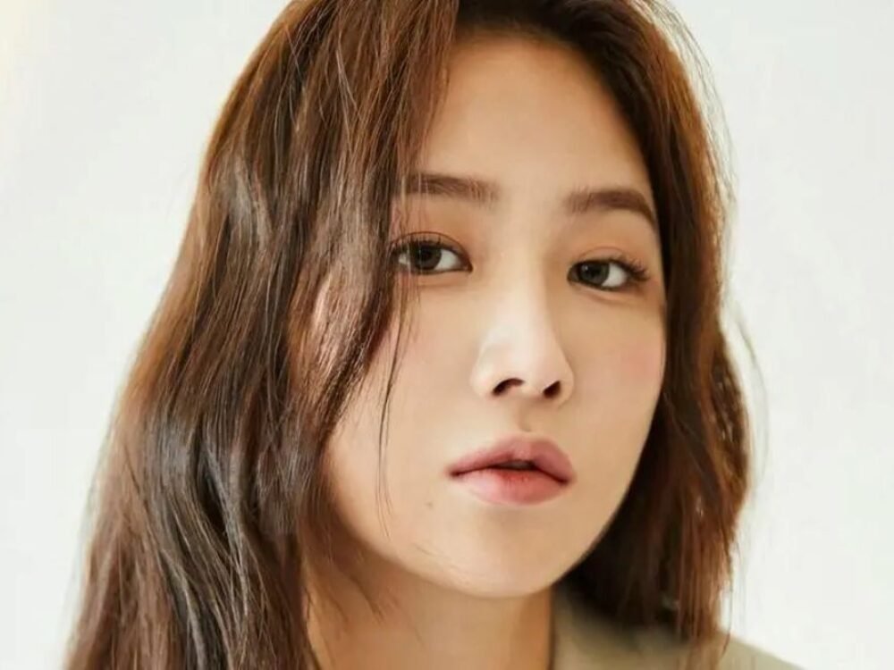 Ayahanda Berpulang, Soyou Hentikan Aktivitas Sementara
