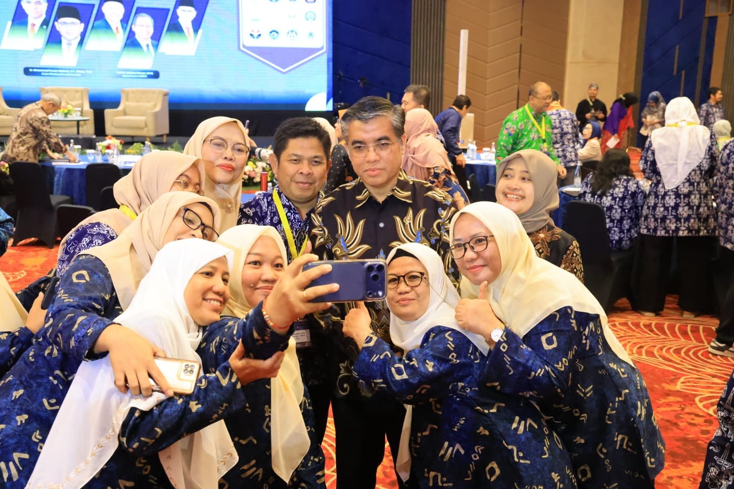 171-Menaker di Rapat Tahunan AMLI 2026 di Jakarta Menaker Yassierli Tekankan Penguatan Kompetensi Lulusan Perguruan Tinggi Harus Penuhi Kebutuhan Dunia Kerja