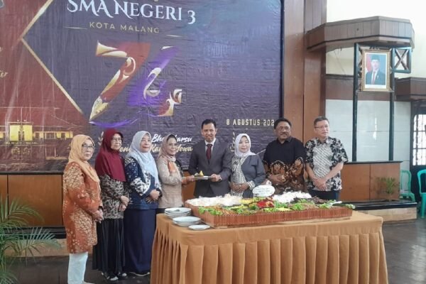 Di HUT SMAN 3 Malang, Sri Untari Dorong Prestasi Sekolah dan Kepastian TPG Guru