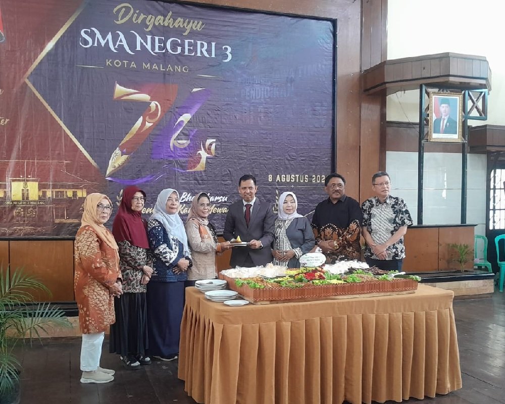 238-Sri Untari di SMAN 3 Malang Di HUT SMAN 3 Malang, Sri Untari Dorong Prestasi Sekolah dan Kepastian TPG Guru
