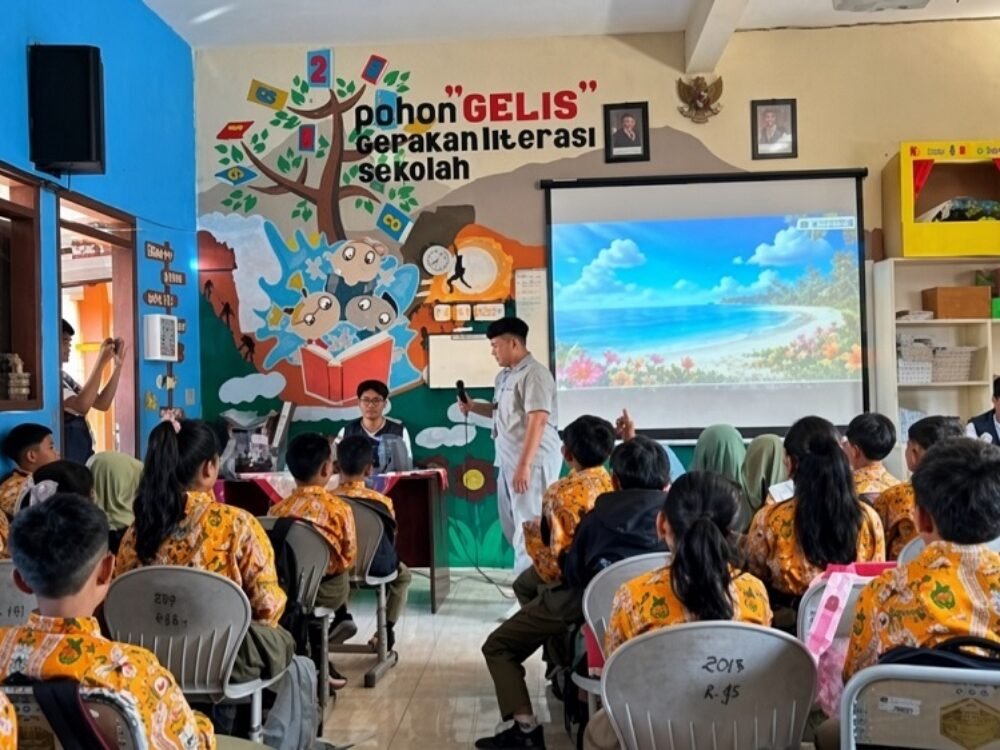 239-Mahasiswa KKN UB Mahasiswa KKN FBiPK UB Edukasi Siswa SD Jadi “Pahlawan Air Cilik”