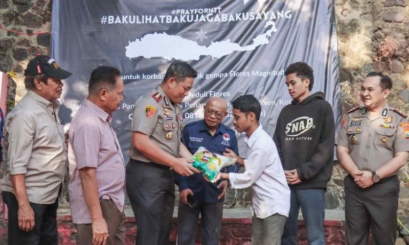 Polresta Malang Kota Salurkan Bantuan Rp11 Juta dan Truk Sembako untuk Korban Bencana NTT