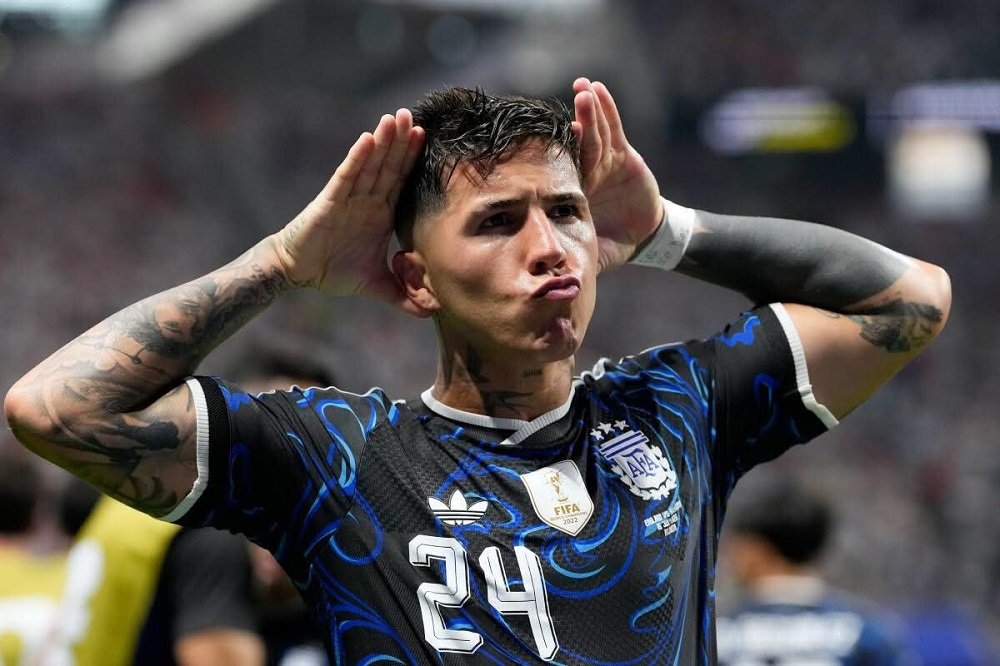 548-Enxo Fernandez Fabrizio Romano Bocorkan Rencana Pertemuan Agen Enzo Fernandez dengan Petinggi Chelsea Pekan Depan
