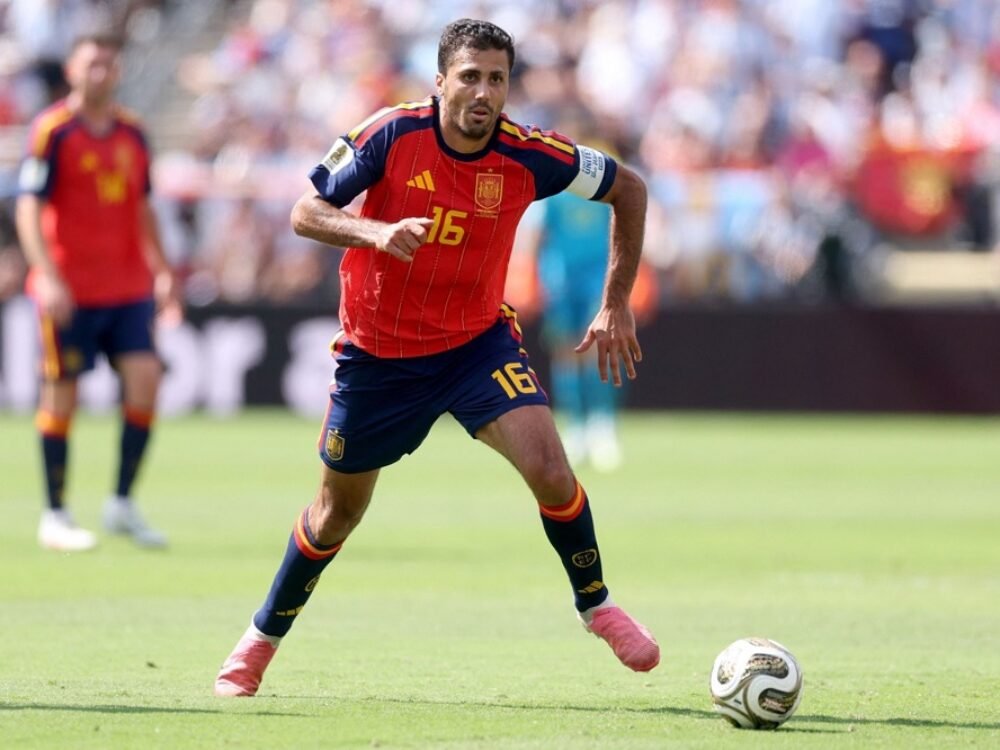 Rodri Beri Lampu Hijau Barcelona, Tolak Real Madrid