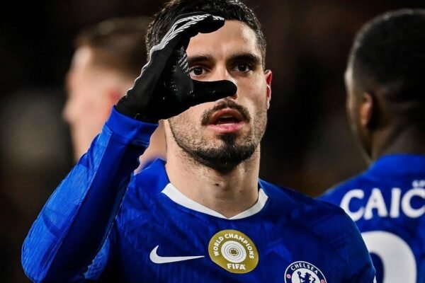 Man City Mundur karena Harga, Arsenal Berpeluang Datangkan Pedro Neto dari Chelsea