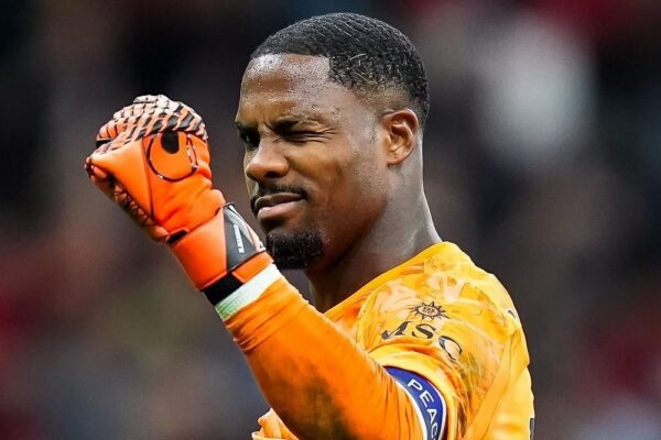 AC Milan Tegaskan Mike Maignan Tak Dijual, Tanggapi Rumor Sang Kiper Tak Happy di San Siro