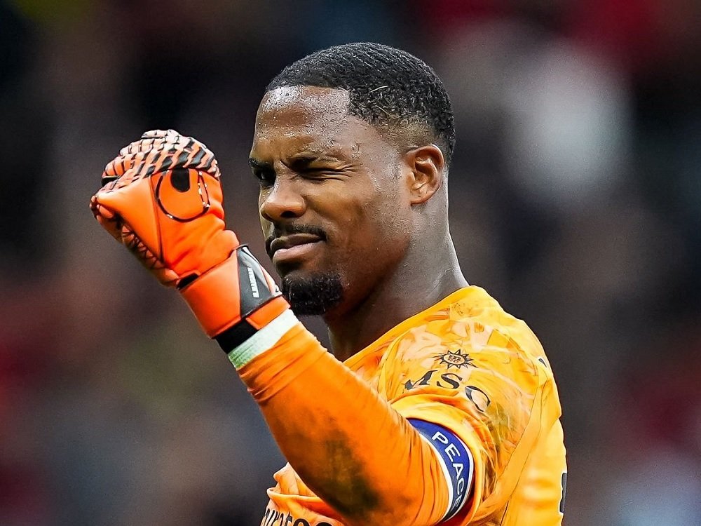 AC Milan Tegaskan Mike Maignan Tak Dijual, Tanggapi Rumor Sang Kiper Tak Happy di San Siro