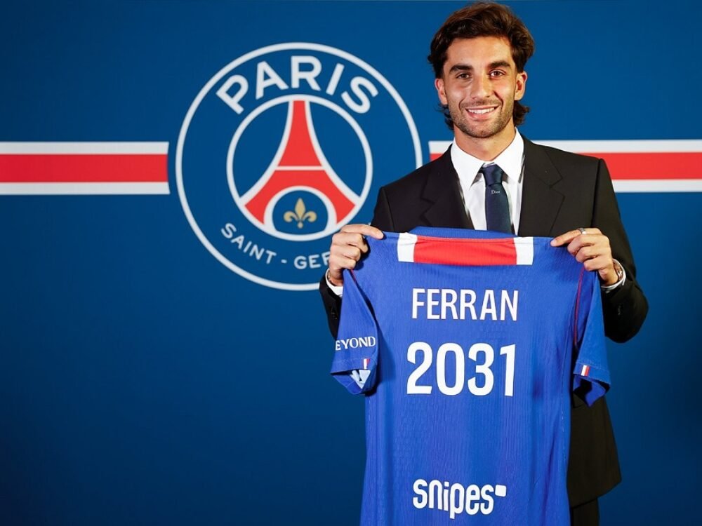 Ferran Torres Resmi Gabung PSG dari Barcelona, Kenakan Nomor Punggung 9