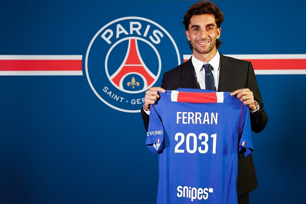 576-Ferran Torres Ferran Torres Resmi Gabung PSG dari Barcelona, Kenakan Nomor Punggung 9