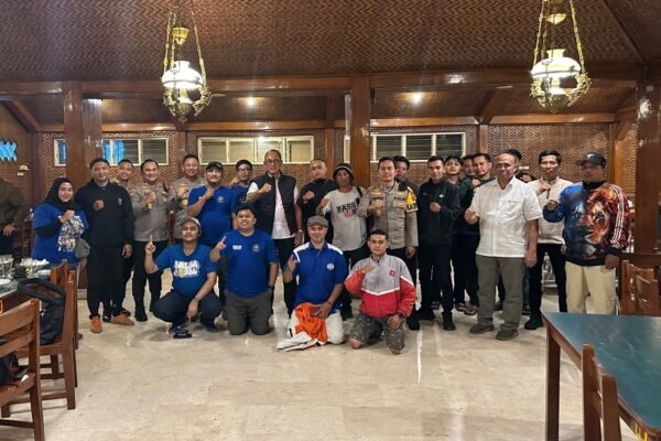 Kapolresta Malang Kota Bersama Polda Jatim Pertemukan Aremania dan Bonek di Pasuruan
