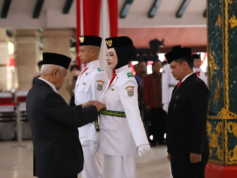 Bupati Malang Paskibraka Bupati Malang Kukuhkan 75 Anggota Paskibraka untuk Peringatan HUT RI ke 81