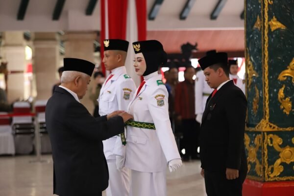 Bupati Malang Kukuhkan 75 Anggota Paskibraka untuk Peringatan HUT RI ke 81
