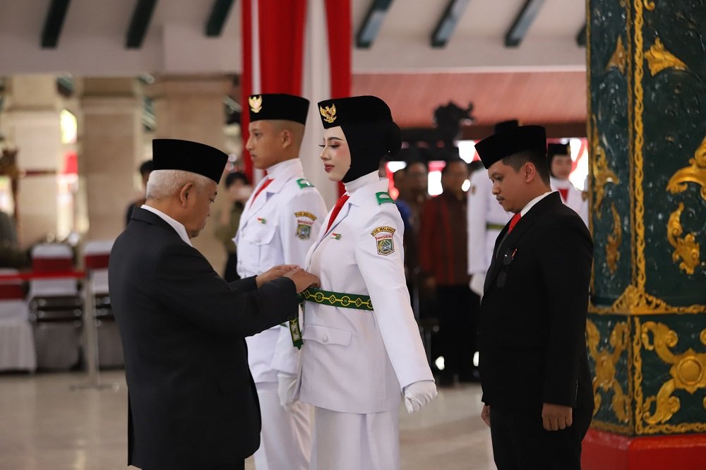 Bupati Malang Kukuhkan 75 Anggota Paskibraka untuk Peringatan HUT RI ke 81