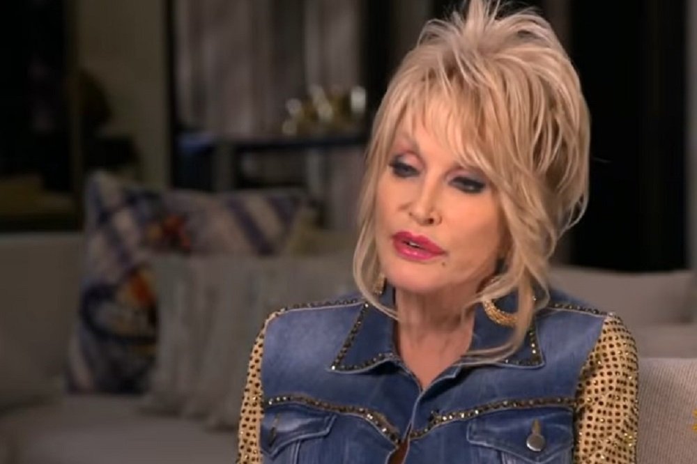 Penyanyi Legendaris Dolly Parton Meninggal Dunia, AS Kibarkan Bendera Setengah Tiang
