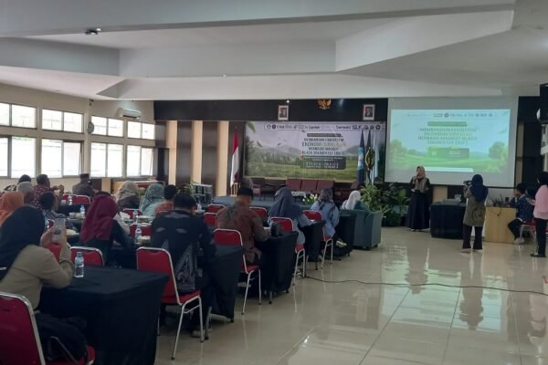 CoE CBSA FTAB UB Wujudkan Ekosistem Ekonomi Sirkular Maggot BSF di Malang Raya dari Pendanaan InsaIntek