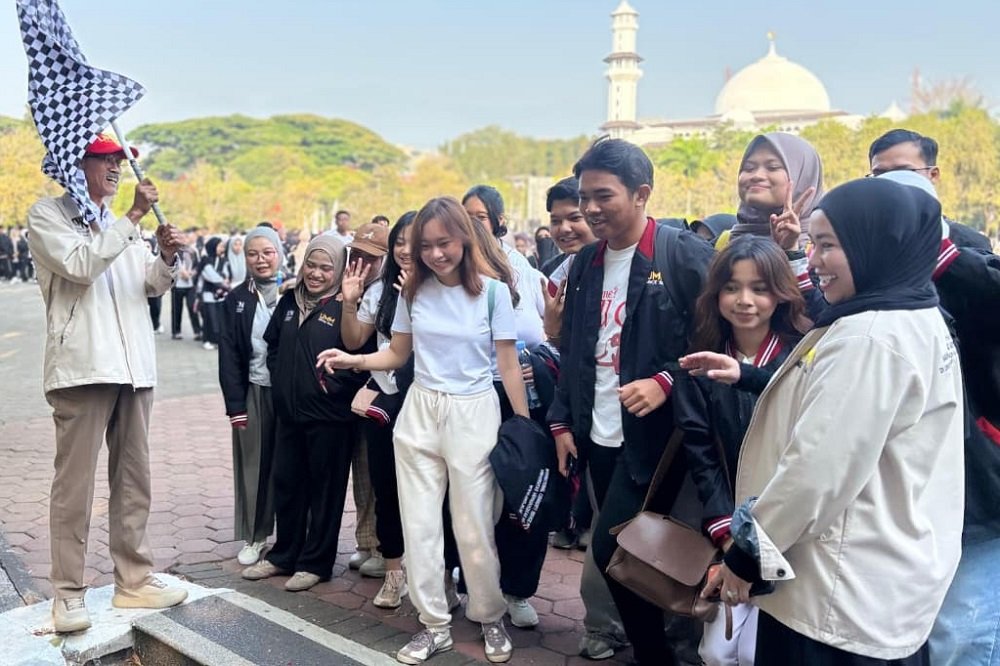 Fun Walk PTMA Ribuan Mahasiswa PTMA Ikuti Fun Walk Penutupan KKN UMM 2026