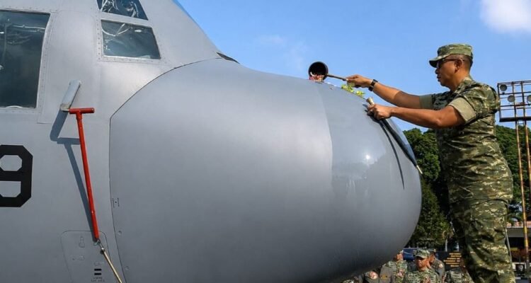 Danlanud Abdulrachman Saleh Pimpin Tradisi Kedatangan C-130 Hercules A-1319